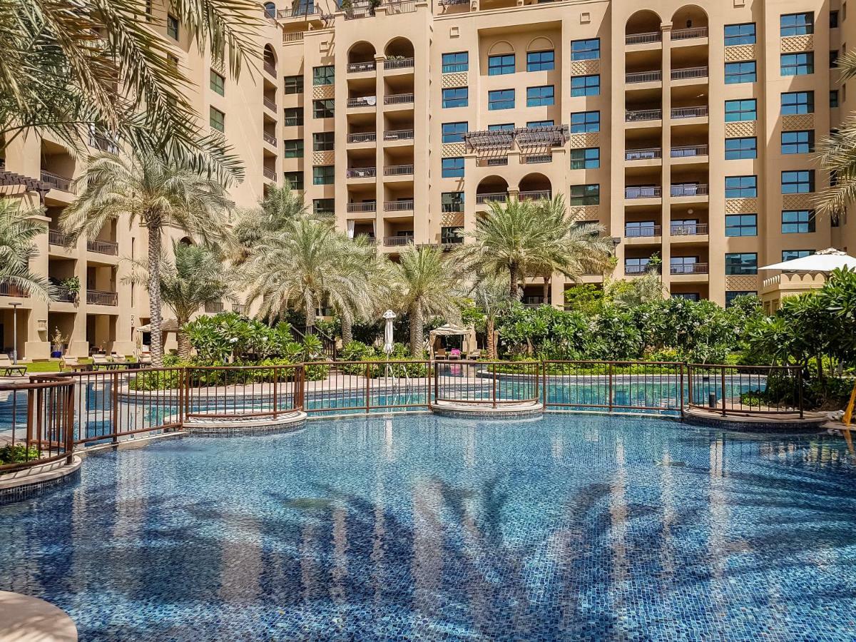 Beachfront Two Bedrooms On Palm Jumeirah By Deluxe Holiday Homes Дубай Экстерьер фото